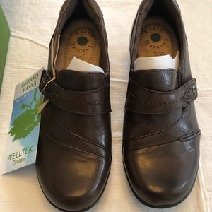 NWT Earth shoes size 7.5 narrow, well tek system